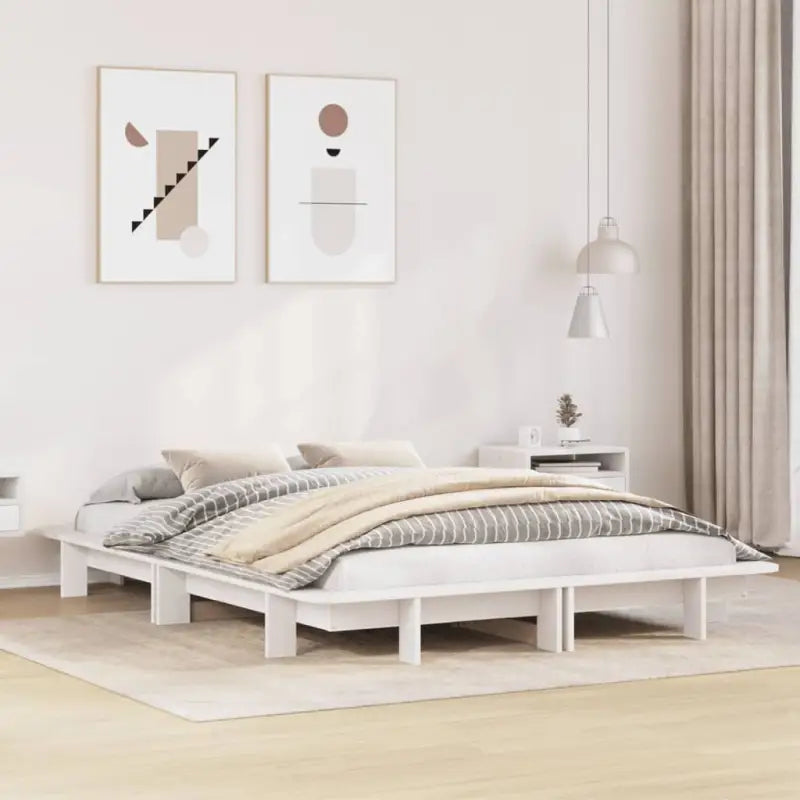 Bedframe van massief grenenhout voor een stabiele en duurzame slaapkamer - Wit / 140 x 190 cm - Bedden & bedframes