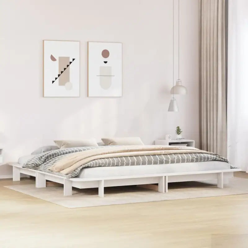 Bedframe van massief grenenhout voor een stabiele en duurzame slaapkamer - Wit / 160 x 200 cm - Bedden & bedframes