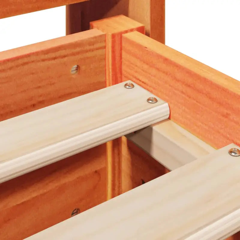 Bedframe van massief grenenhout voor een stabiele en duurzame slaapkamer - Bedden & bedframes