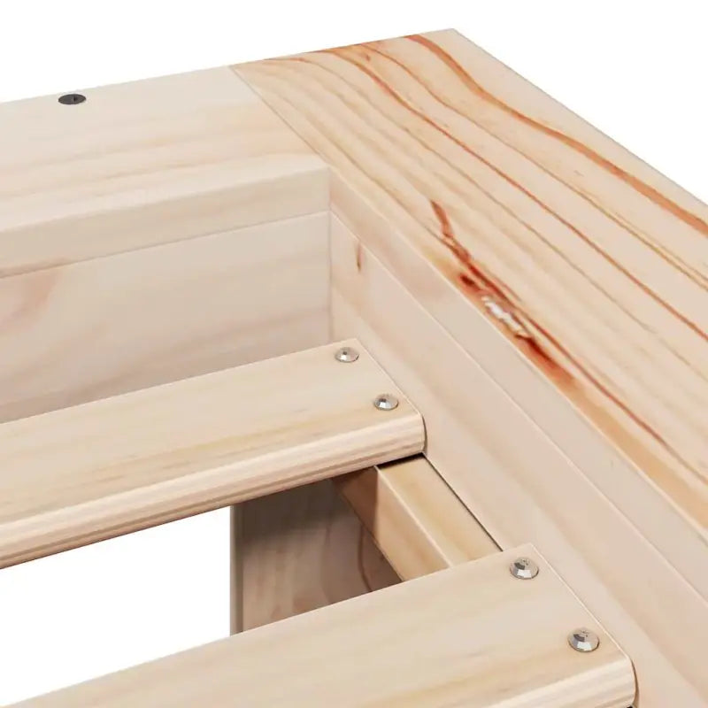 Bedframe van massief grenenhout voor een stabiele nachtrust - Bedden & bedframes