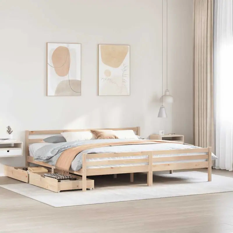 Bedframe van massief grenenhout voor een stabiele slaapplek - Naturel / 200 x 200 cm - Bedden & bedframes