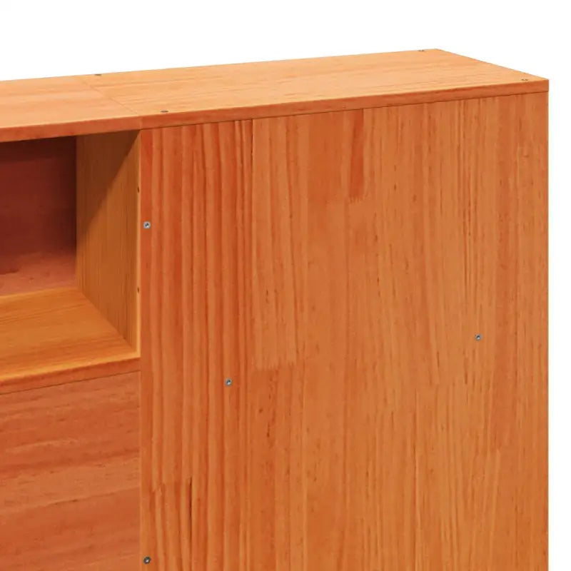 Bedframe van massief grenenhout voor een stevige en duurzame slaapervaring - Bedden & bedframes