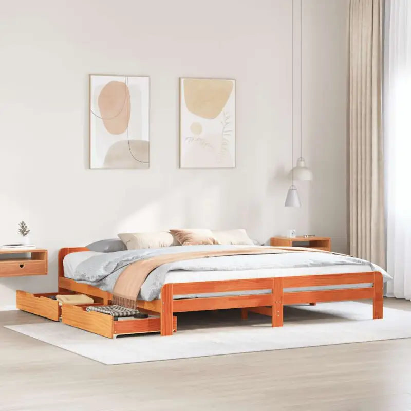 Bedframe van massief grenenhout voor een stevige en duurzame slaapruimte - Wasbruin / 200 x 200 cm - Bedden & bedframes