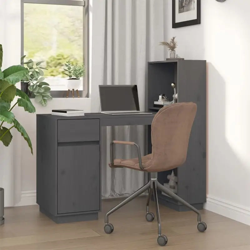 Bureau van massief grenenhout met decoratieve en praktische functies - Bureaus