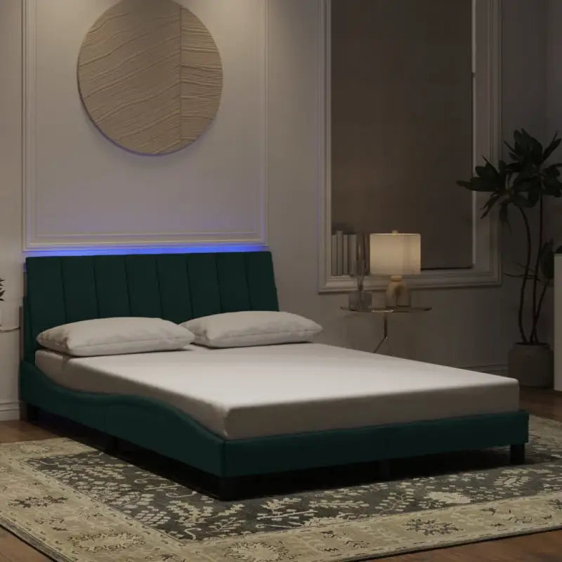 Donkergroen bedframe met LED-verlichting en multiplex lattenbodem - Donkergroen / 140 x 200 cm - Bedden & bedframes