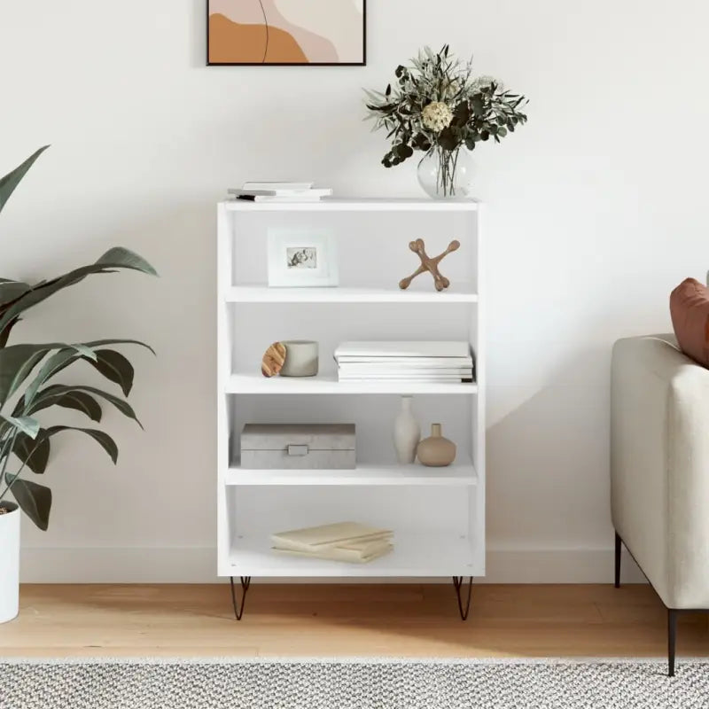 Hoge kast van bewerkt hout met duurzame en karaktervolle uitstraling - Dressoirs & buffetkasten