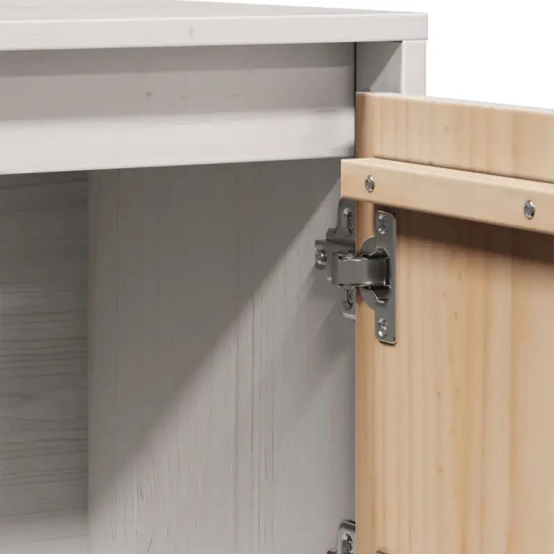 Houten hoge kast van massief grenenhout met rustieke uitstraling - Dressoirs & buffetkasten