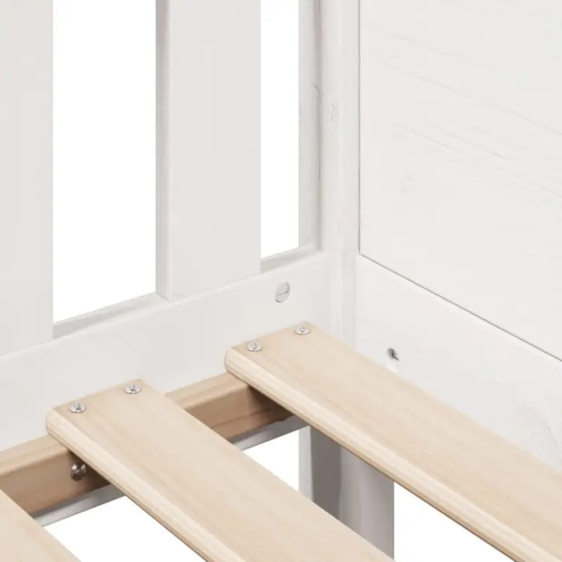 Houten kinderbedframe met open dakstructuur en massief grenenhout - Bedden & bedframes