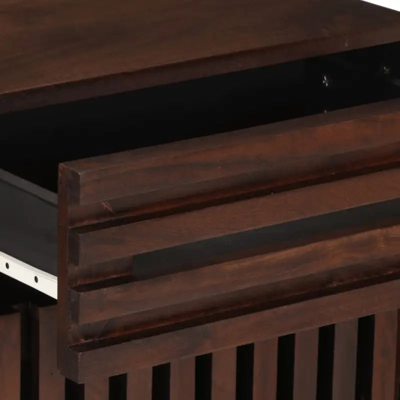 Houten nachtkastje van massief mangohout voor een stoer interieur - Nachtkastjes