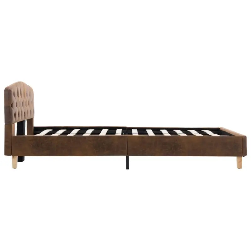 Klassiek bedframe met gepoedercoat stalen poten en elegante charme - Bedden & bedframes