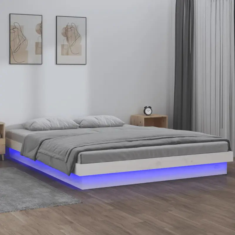 Klassiek bedframe van massief grenenhout met kleurrijke LED’s - Wit / 135 x 190 cm - Bedden & bedframes