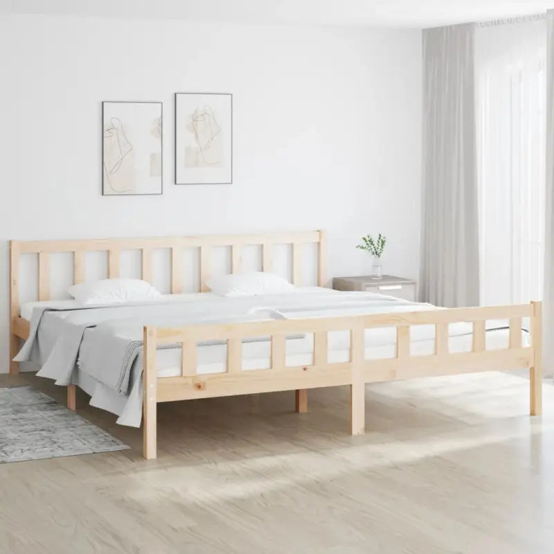 Klassiek bedframe van massief grenenhout voor een tijdloze slaapkamer uitstraling - Naturel / 160 x 200 cm - Bedden &