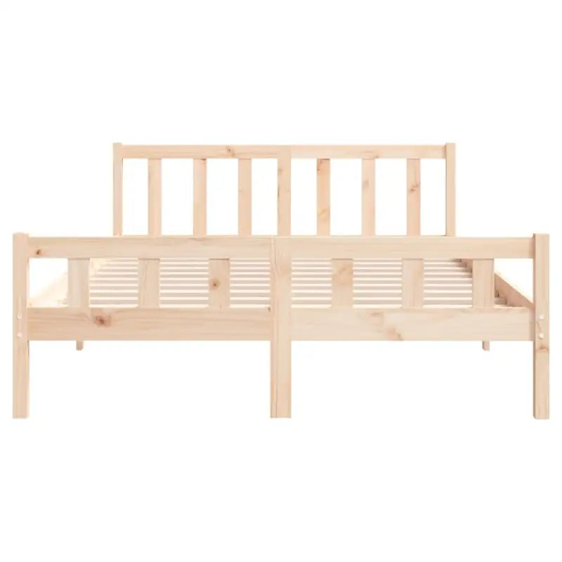Klassiek bedframe van massief grenenhout voor een tijdloze slaapkamer uitstraling - Bedden & bedframes
