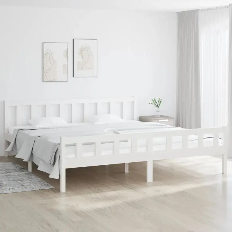 Klassiek bedframe van massief grenenhout voor een tijdloze slaapkamer uitstraling - Wit / 160 x 200 cm - Bedden &