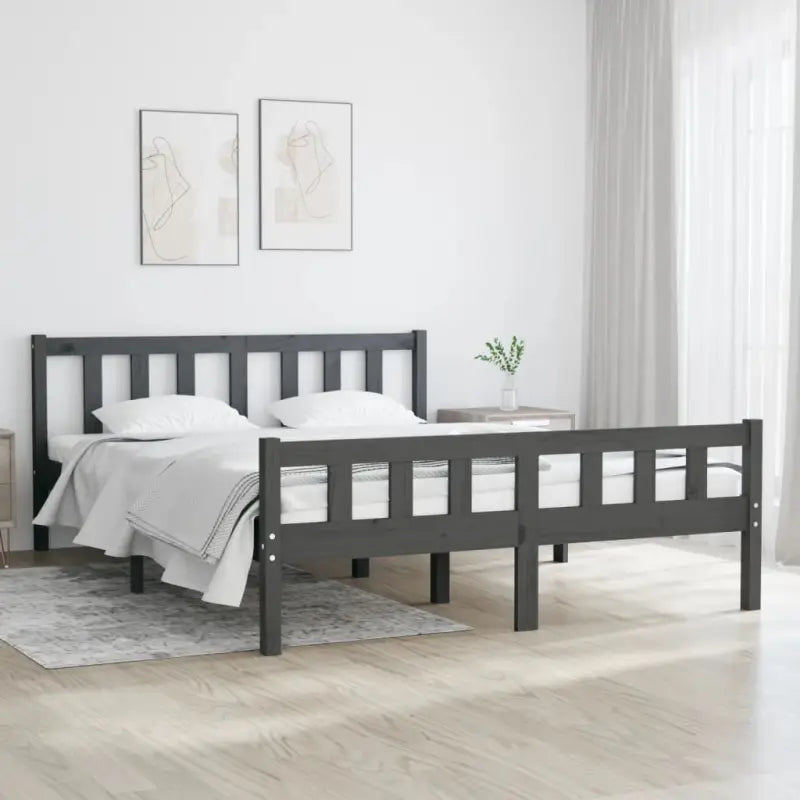 Klassiek bedframe van massief grenenhout voor een tijdloze slaapkamer uitstraling - Grijs / 140 x 190 cm - Bedden &