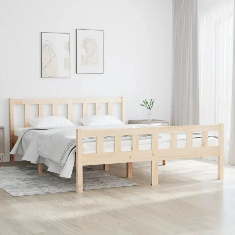 Klassiek bedframe van massief grenenhout voor een tijdloze slaapkamer uitstraling - Naturel / 120 x 190 cm - Bedden &