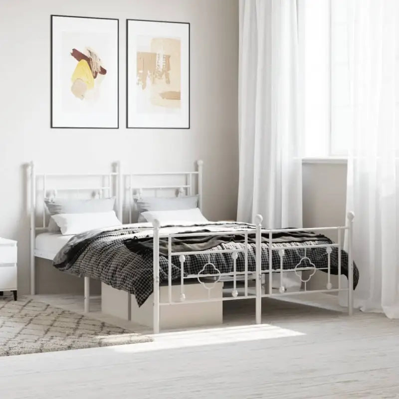Klassiek metalen bedframe met extra opbergruimte en metalen latten - Wit / 140 x 200 cm / met hoofdbord & voetbord