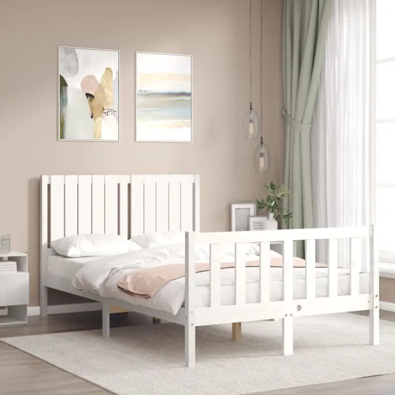 Massief Grenenhout Bedframe voor Een Natuurlijke en Decoratieve Slaapkamer - Bedden & bedframes