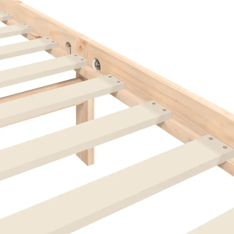 Massief Grenenhout Bedframe voor een Natuurlijke en Stevige Slaapplek - Bedden & bedframes