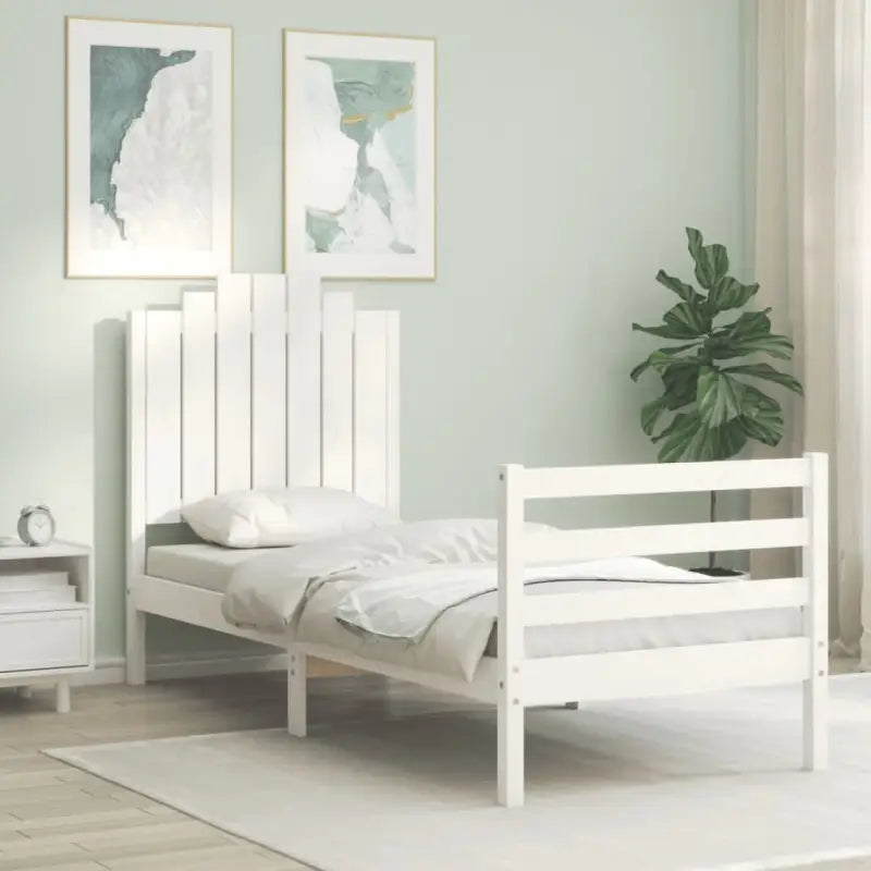 Massief Grenenhouten Bedframe voor een Natuurlijke en Decoratieve Slaapkamer - Bedden & bedframes