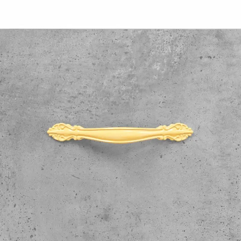 Moderne dressoir met bewerkt hout en metalen poten voor een tijdloze uitstraling - Dressoirs & buffetkasten