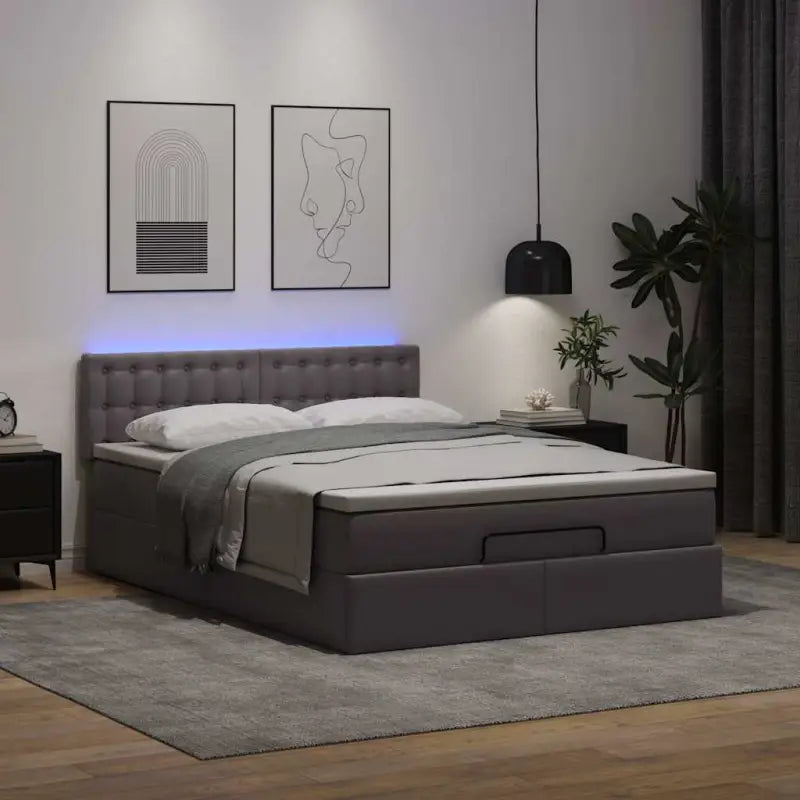 Ottomane bed met grijs materiaal en comfortabele schuimvulling - Bedden & bedframes