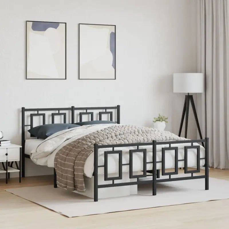 Robuust metalen bedframe met extra opbergruimte en tijdloos design - Zwart / 135 x 190 cm / met hoofdbord & voetbord