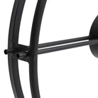 Strakke ijzeren wandklok met elegante en delicate uitstraling - Wandklokken