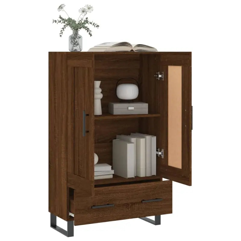 Trendy hoge kast van bewerkt hout met duurzame charme - Dressoirs & buffetkasten