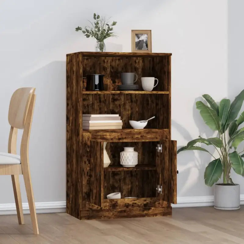 Trendy hoge kast van duurzaam bewerkt hout voor elke interieurstijl - Dressoirs & buffetkasten