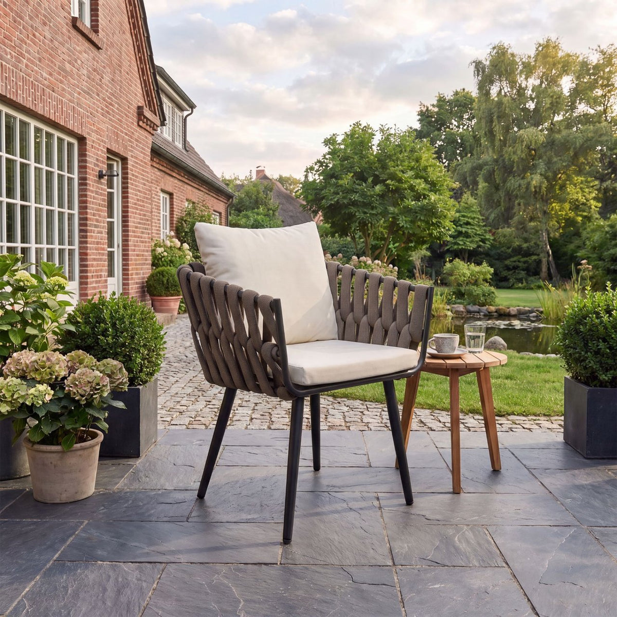 Tuinstoel Lombardia taupe met zitkussen creme creme