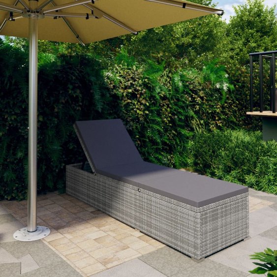 vidaXL Ligbed met kussen poly rattan grijs - Aashly