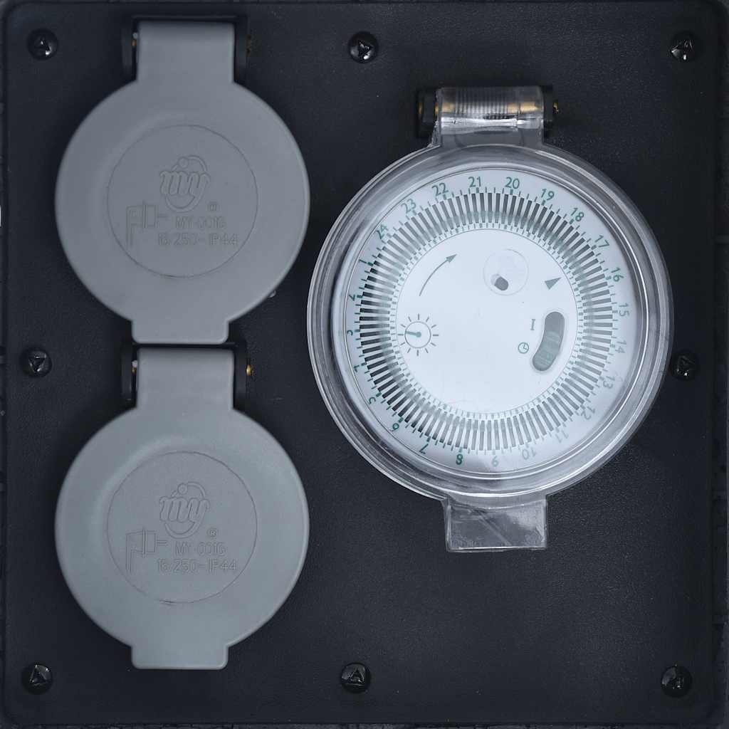 vidaXL Tuinstopcontact 2 ingangen met timer polyresin grijs