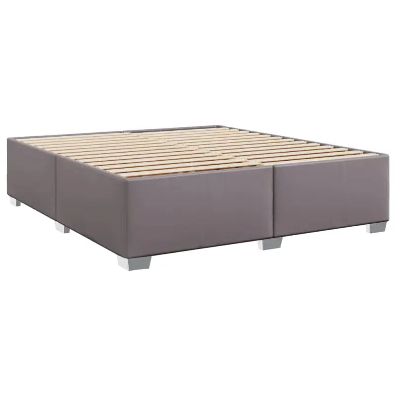 Bedden met grijs materiaal voor optimale nachtrust en duurzame vulling - Bedden & bedframes