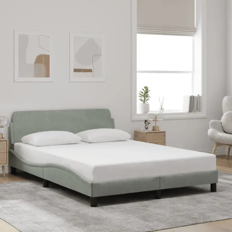 Bedframe met hoofdeinde en multiplex lattenbodem in zacht fluweel - Lichtgrijs / 140 x 200 cm - Bedden & bedframes