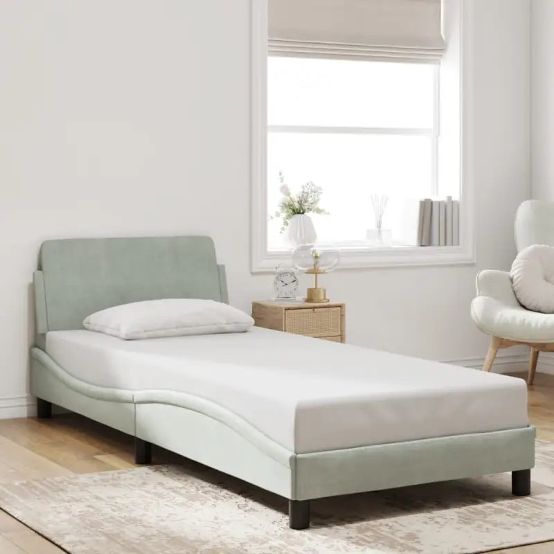 Bedframe met hoofdeinde en multiplex lattenbodem in zacht fluweel - Lichtgrijs / 90 x 200 cm - Bedden & bedframes