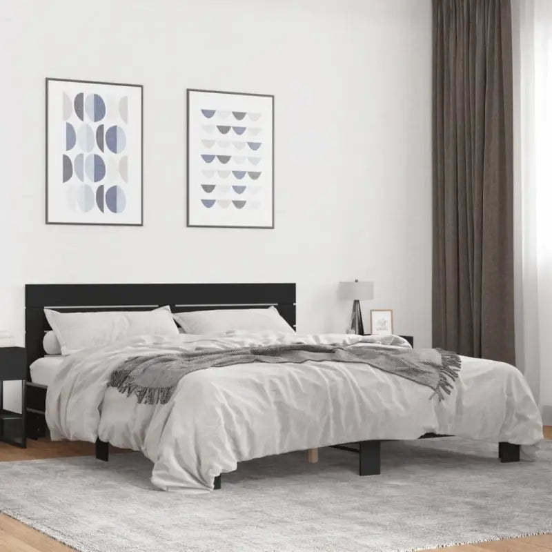 Bedframe met metalen poten en multiplex lattenbodem van bewerkt hout - Zwart / 200 x 200 cm - Bedden & bedframes