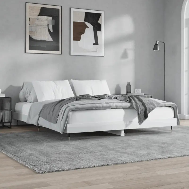 Bedframe met metalen poten en multiplex lattenbodem van bewerkt hout - Hoogglans wit / 140 x 200 cm - Bedden & bedframes