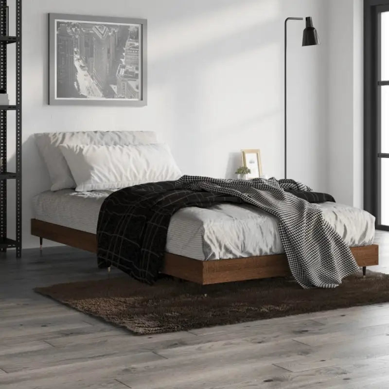 Bedframe met metalen poten en multiplex lattenbodem van bewerkt hout - bruin eikenkleur / 100 x 200 cm - Bedden &