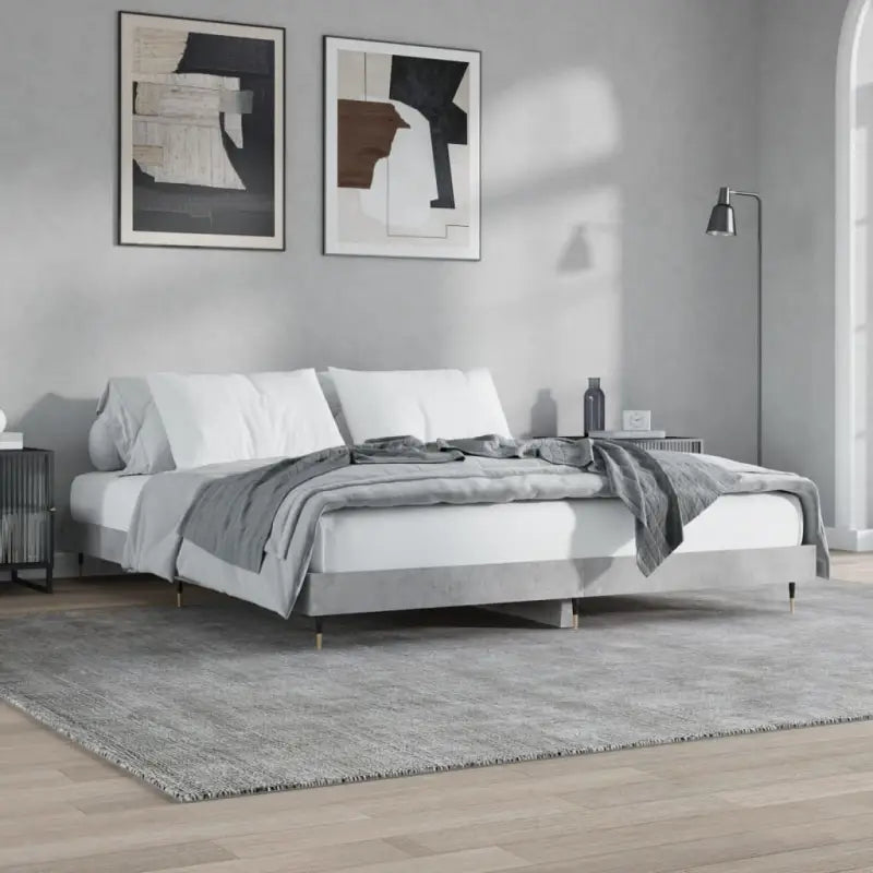 Bedframe met metalen poten en multiplex lattenbodem van bewerkt hout - Betongrijs / 200 x 200 cm - Bedden & bedframes