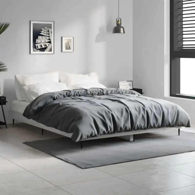 Bedframe met metalen poten en multiplex lattenbodem voor goede nachtrust - Grijs sonoma / 135 x 190 cm - Bedden &