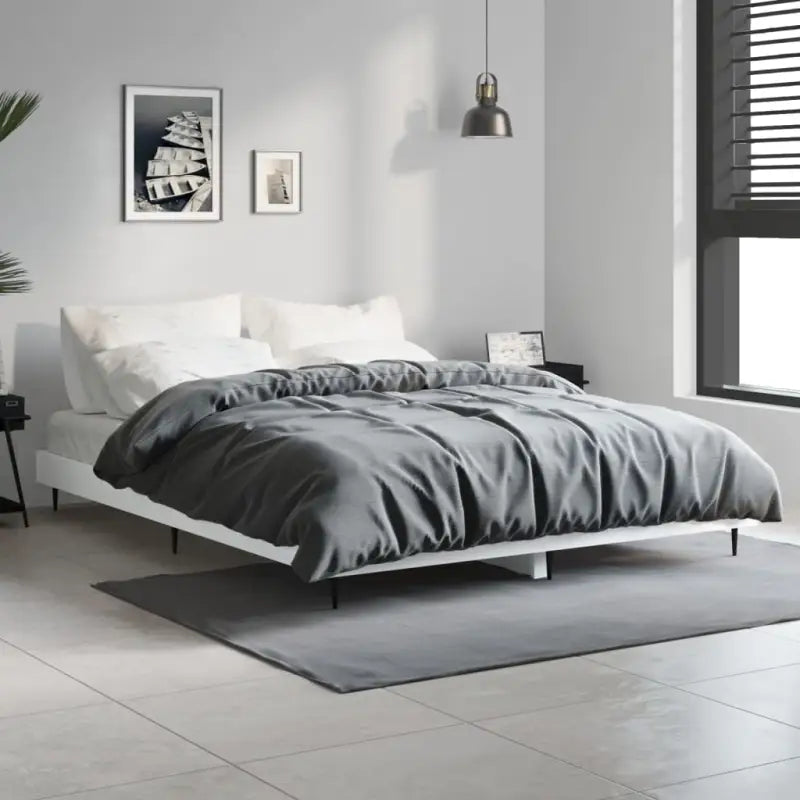 Bedframe met metalen poten en multiplex lattenbodem voor goede nachtrust - Wit / 135 x 190 cm - Bedden & bedframes