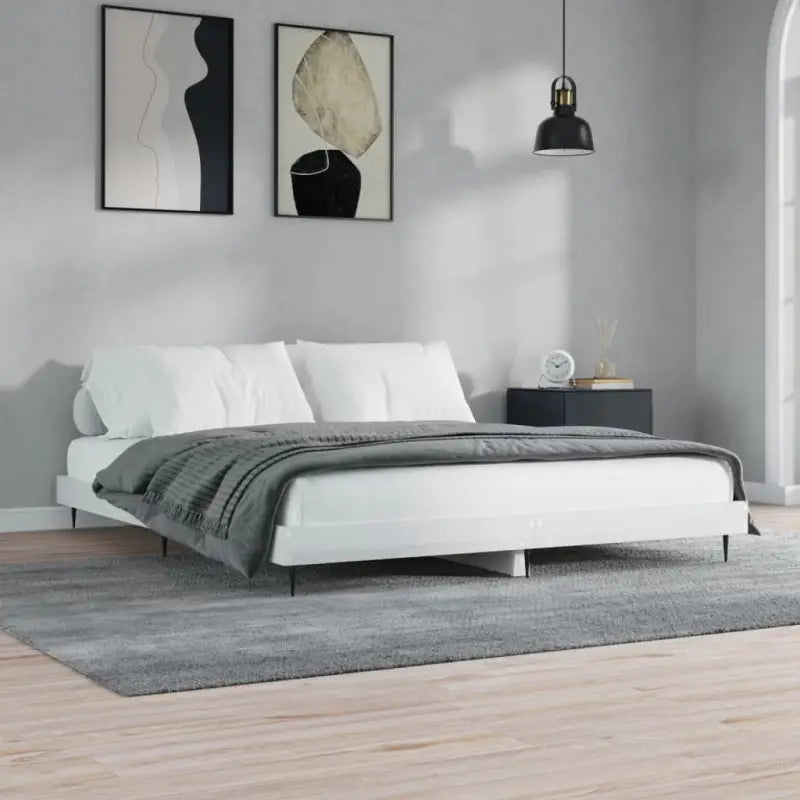 Bedframe met metalen poten en multiplex lattenbodem voor goede nachtrust - Hoogglans wit / 200 x 200 cm - Bedden &