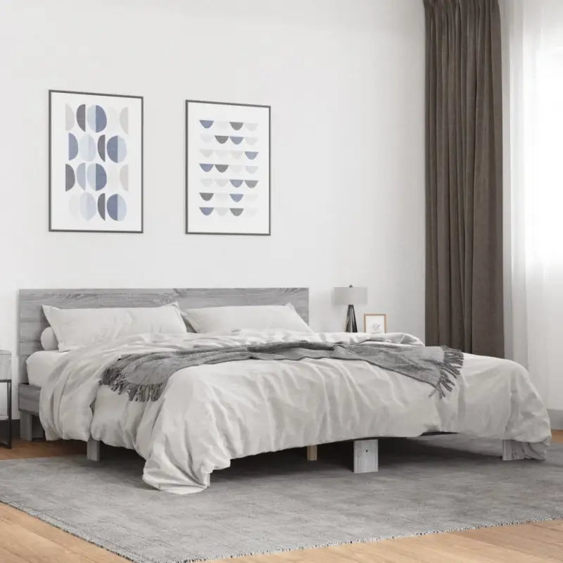 Bedframe met multiplex lattenbodem en bewerkt hout voor een goede nachtrust - Grijs sonoma / 200 x 200 cm - Bedden &