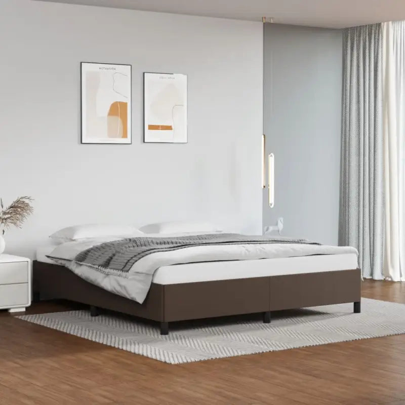 Bedframe met multiplex lattenbodem en duurzaam kunstleer - Bruin / 180 x 200 cm / 35 cm - Bedden & bedframes