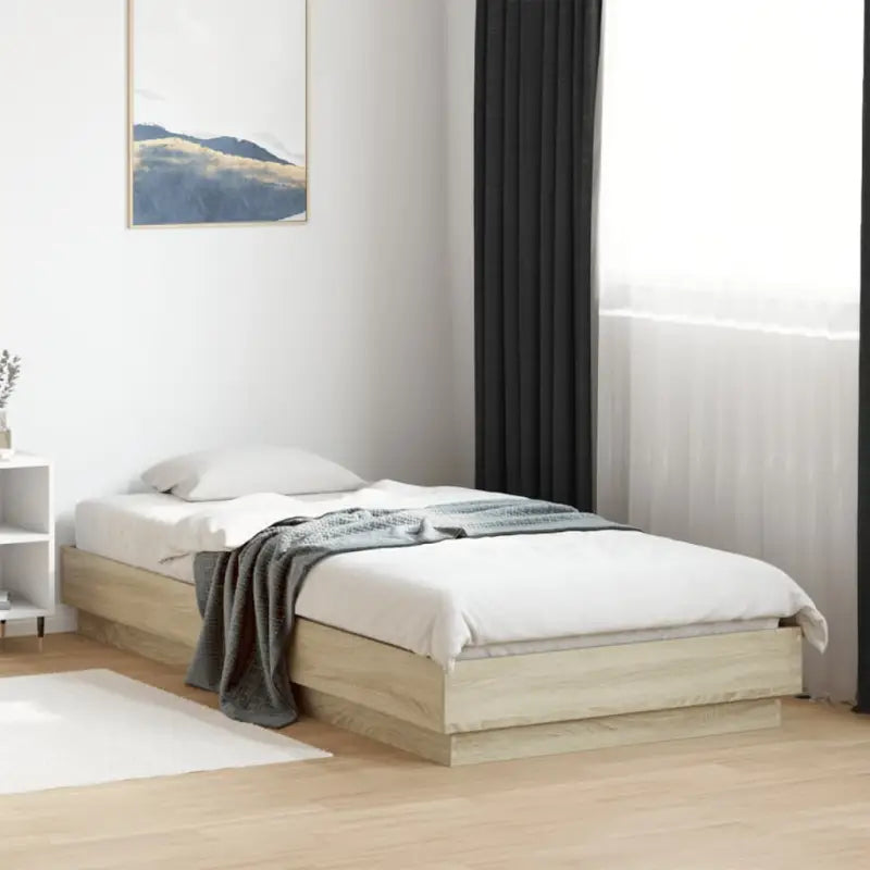 Bedframe van bewerkt hout in grijs sonoma voor een stabiele slaapkamer - Sonoma eiken / 100 x 200 cm - Bedden &