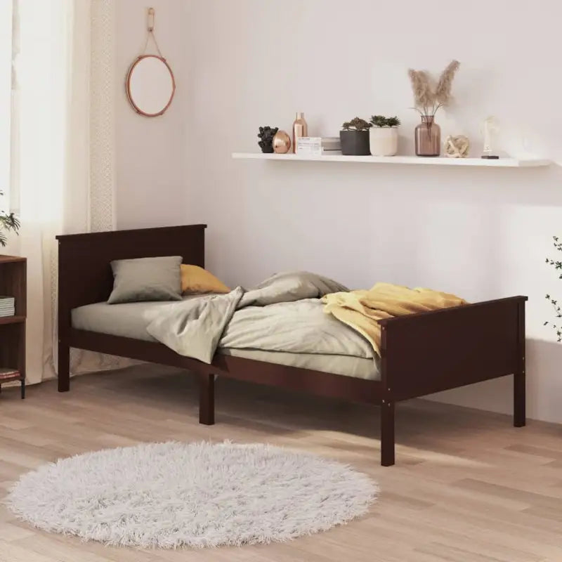 Bedframe van massief grenenhout met tijdloos en eenvoudig ontwerp - Donkerbruin / 100 x 200 cm - Bedden & bedframes
