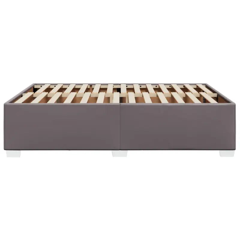 Bedframe van massief Grenenhout voor een duurzame en stijlvolle slaapkamer - Bedden & bedframes