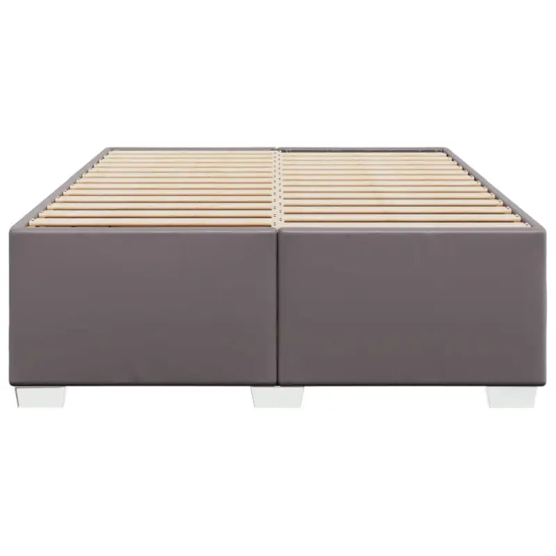 Bedframe van massief Grenenhout voor een duurzame en stijlvolle slaapkamer - Bedden & bedframes