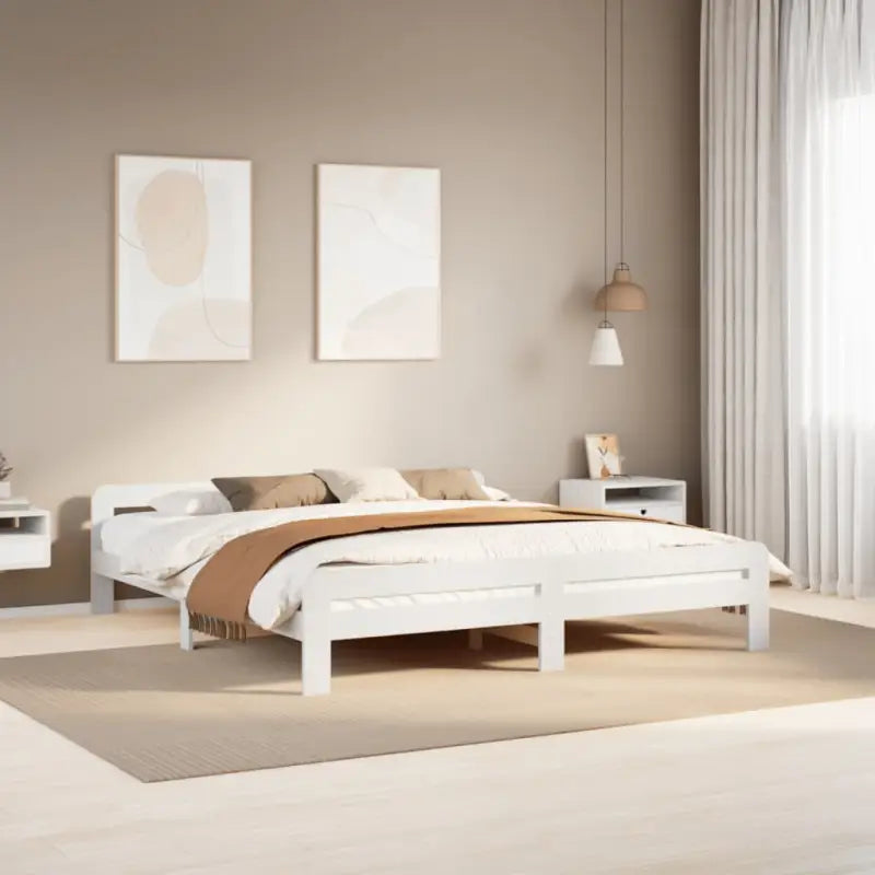 Bedframe van massief grenenhout voor een goede nachtrust - Wit / 200 x 200 cm - Bedden & bedframes